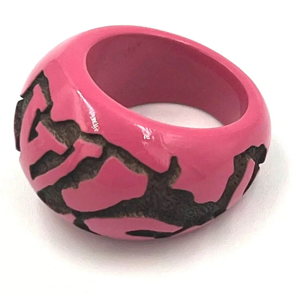Pink LOUIS VUITTON Wood Berg Leo Monogram Ring - Picture 3 of 10